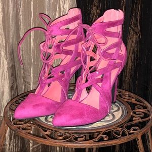 LIKE NEW pink heel